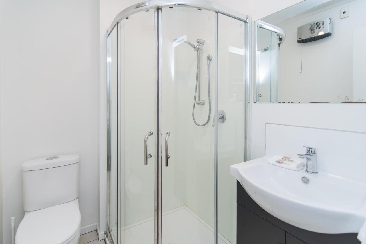 The Hibernian Studio Apartments - 4 Latter Street Timaru Bagian luar foto