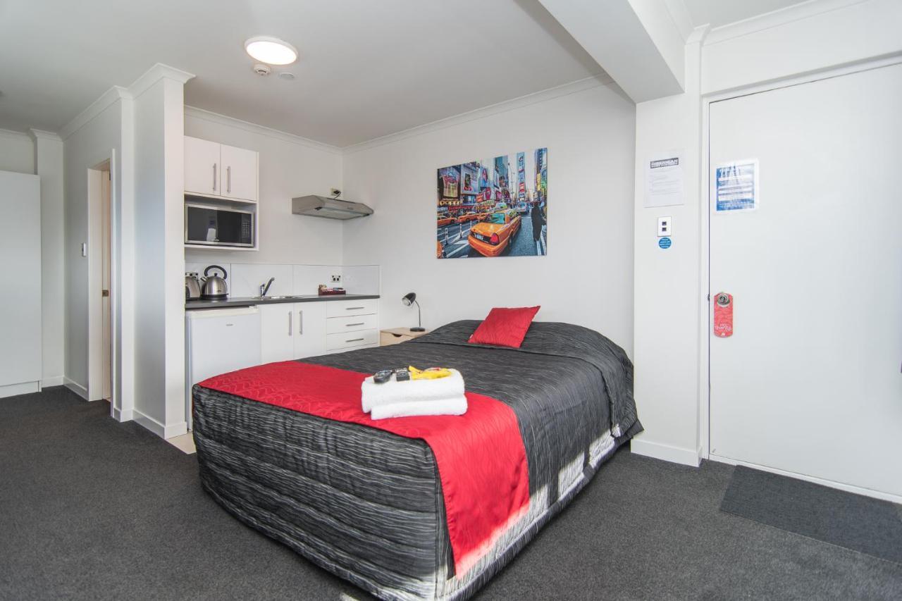 The Hibernian Studio Apartments - 4 Latter Street Timaru Bagian luar foto